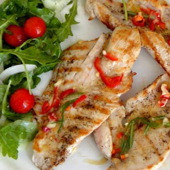 Bifinhos de frango gratinados c/ tomate cherry e arroz