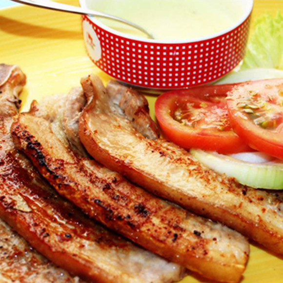 Entremeada grelhada c/ arroz e feijão preto