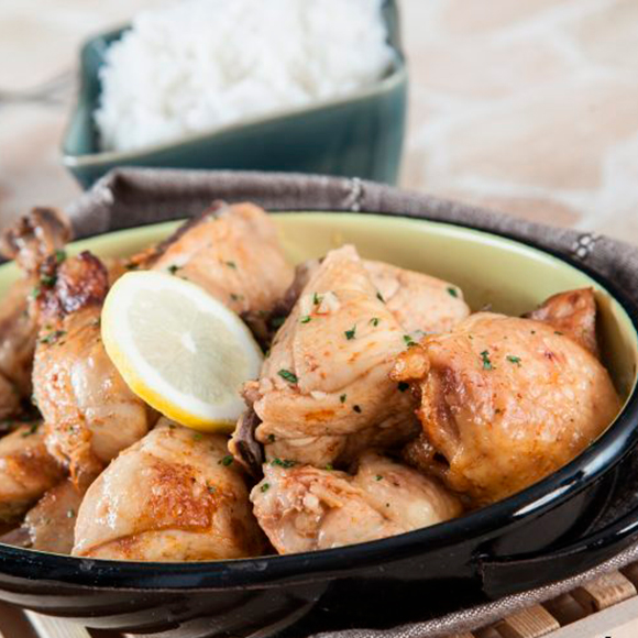 Frango à cervejeira c/ arroz de açafrão