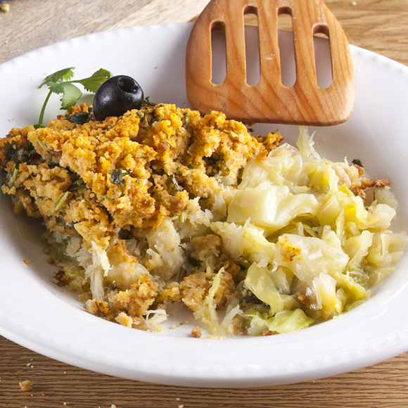 Bacalhau desfiado c/ grelos e broa