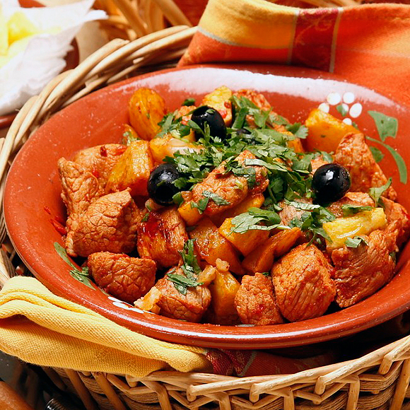 Carne à Portuguesa c/ arroz e batatas
