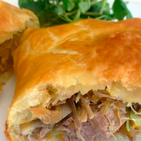 Folhado de pato c/ arroz primavera